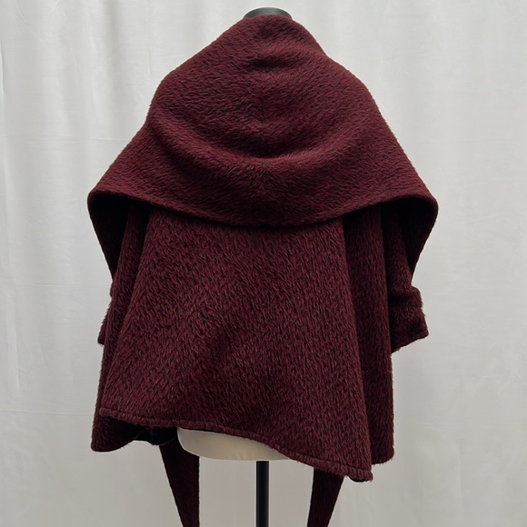 Lindsey Thornburg Burgundy/Black Chevron Alpaca Blend Shawl Cape Coat - Picture 9 of 16